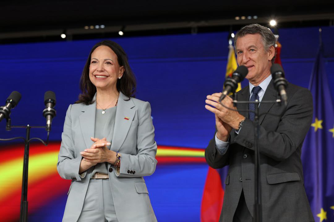 Feijóo recibe a María Corina Machado en Madrid y exige un 