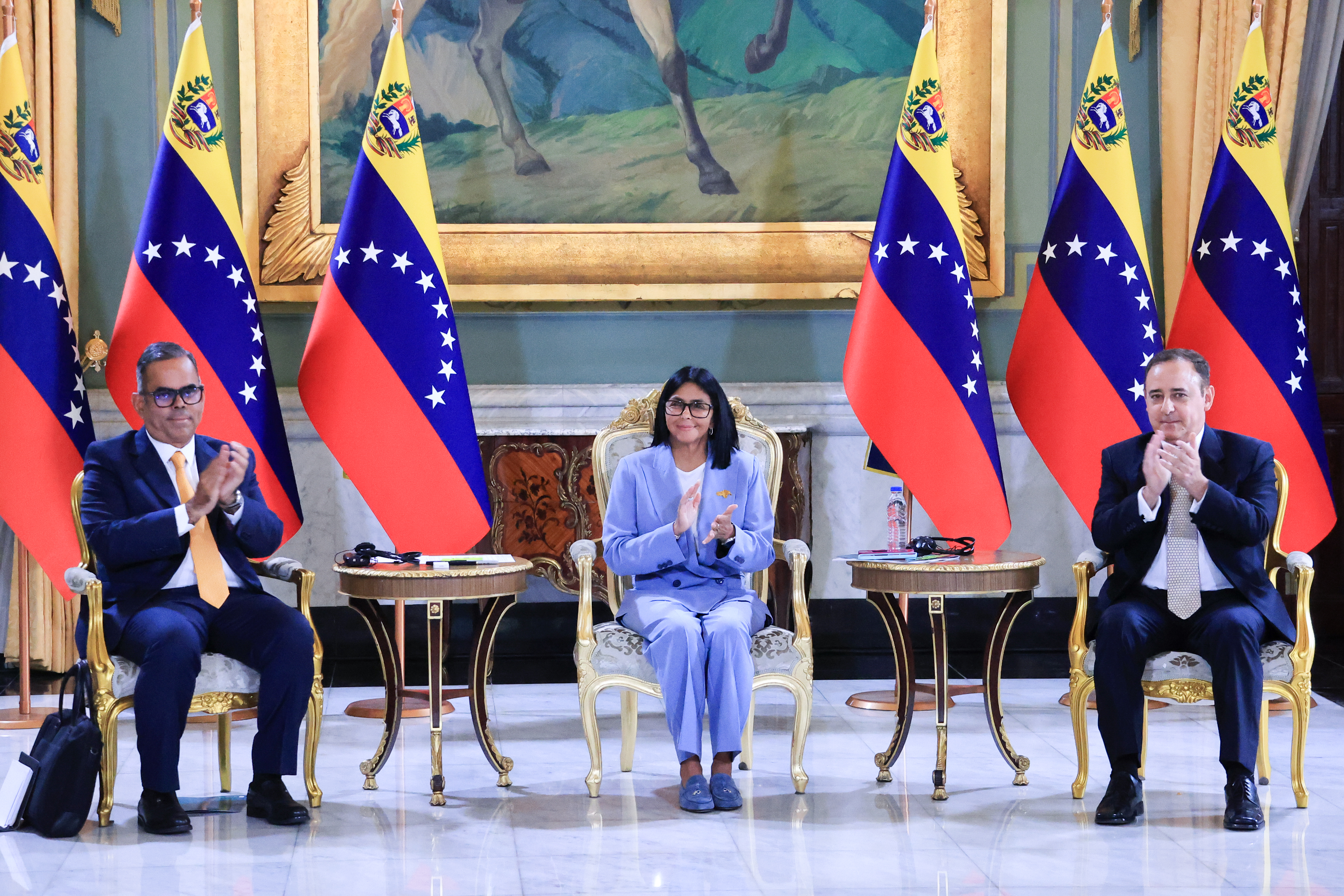 Venezuela y General Electric sellan convenio para la modernización energética del país