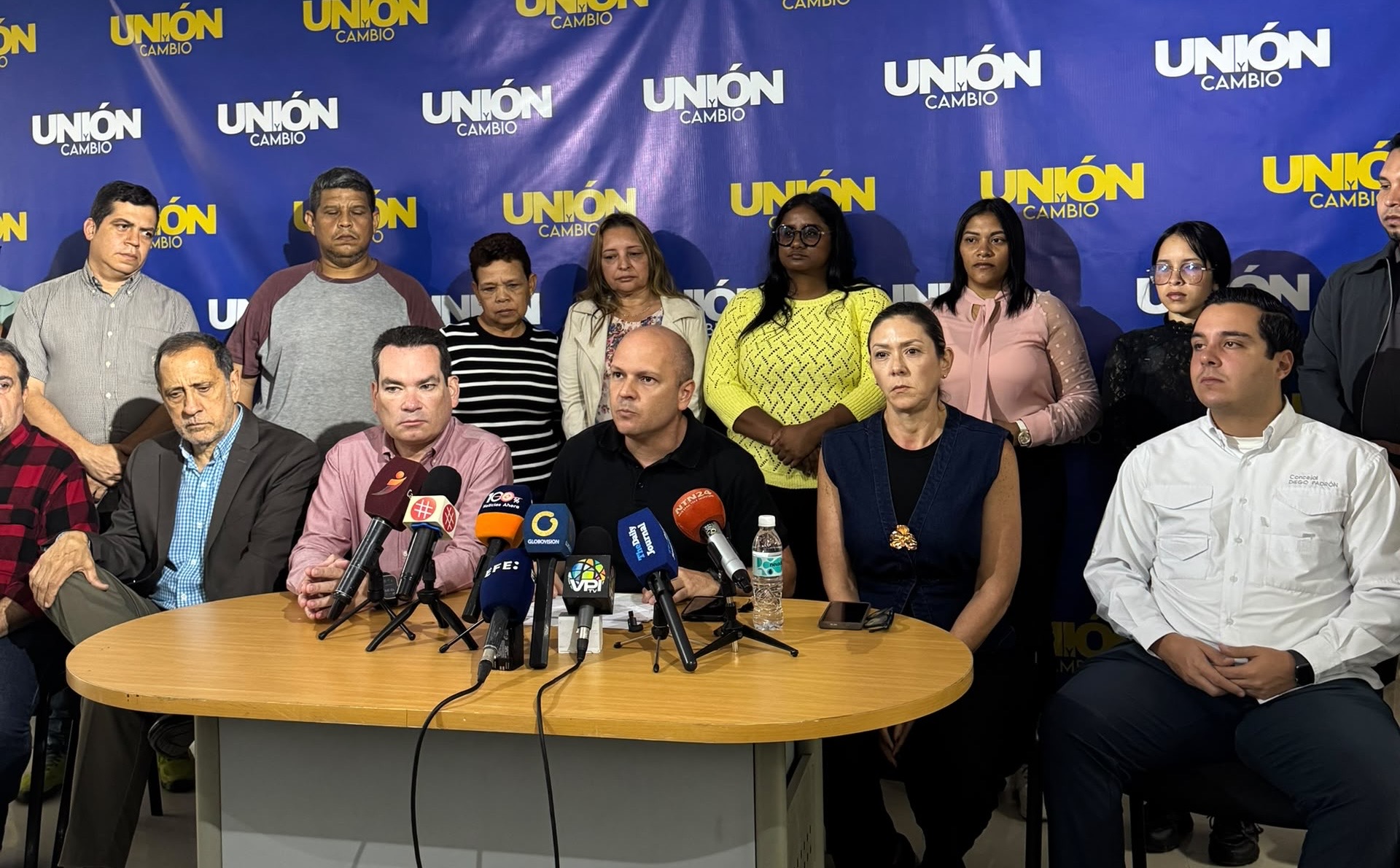 Tras dos semanas de los terremotos: Unión y Cambio exige transparencia e internacionalización de la ayuda